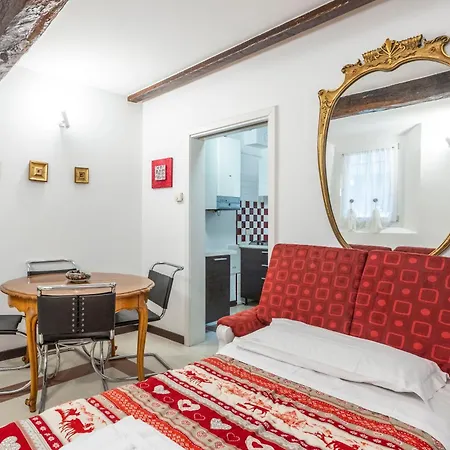 Ambra Maison, By Short Holidays Apartment *