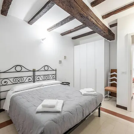 Ambra Maison, By Short Holidays Apartment